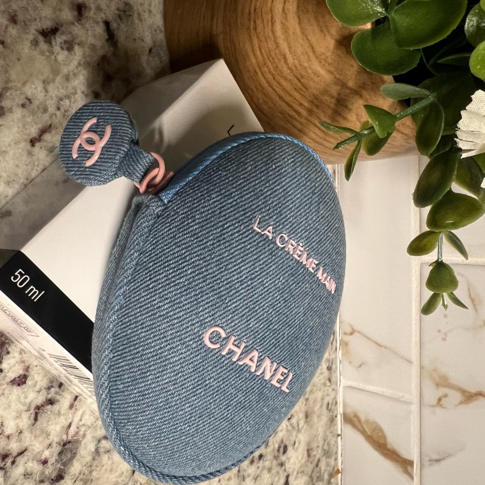 XSOLD CHANEL La Crème Main Hand Cream with Denim Pouch